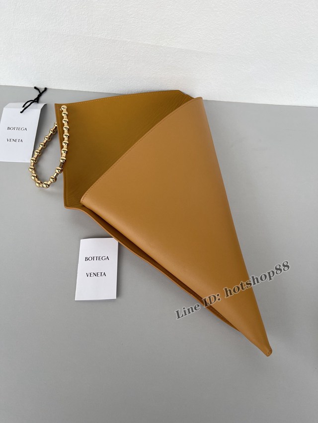 BV專櫃新款手工編織三角手拿包 葆蝶家晚宴手包 666700 bbv1100